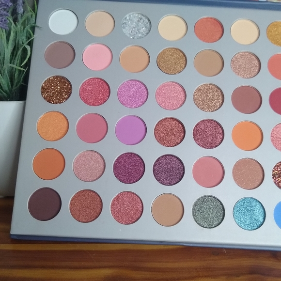 48 Color Eyeshadow Palette - Picture 3 of 6